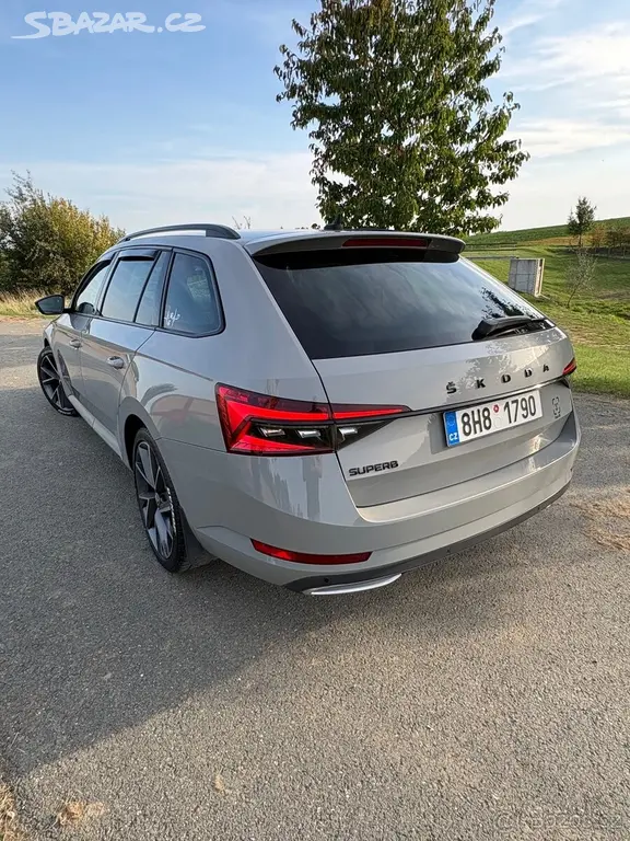 Škoda Superb 2,0 Sportline - fotka 3