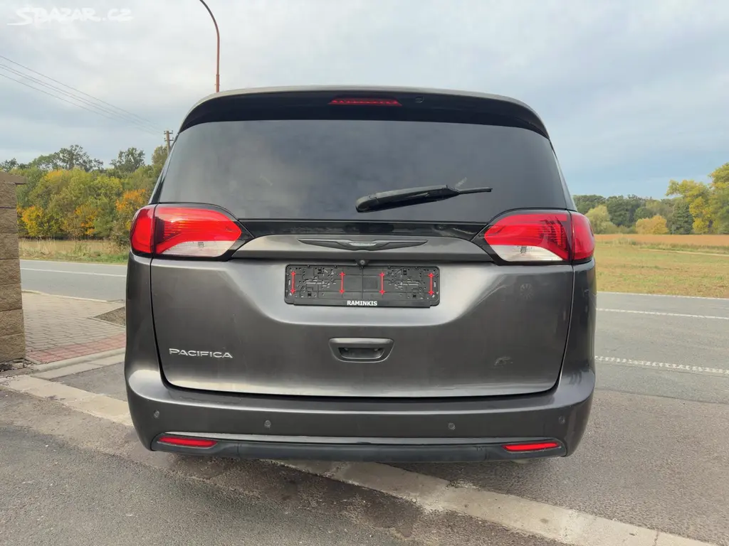 Chrysler Pacifica 3,6 L 8 míst S type 2019 - fotka 5