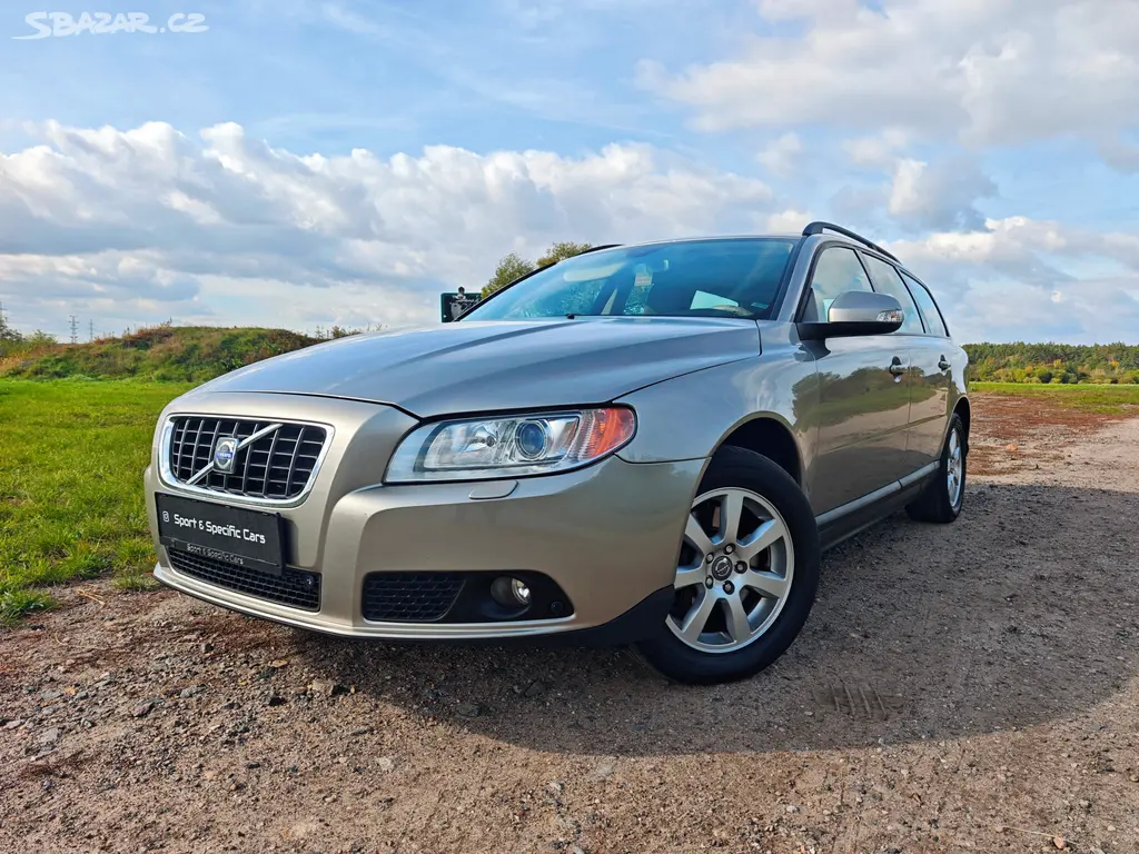 Volvo V70 2.4D5 136KW,manuál,AWD,tažné,servis Volv - fotka 5