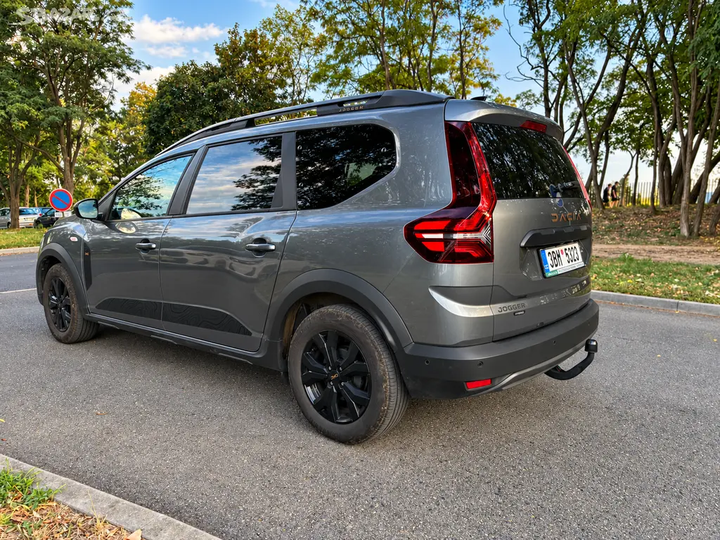 Dacia Jogger 1.6 Hybrid 140 Extreme, 7 míst, 2025 - fotka 3