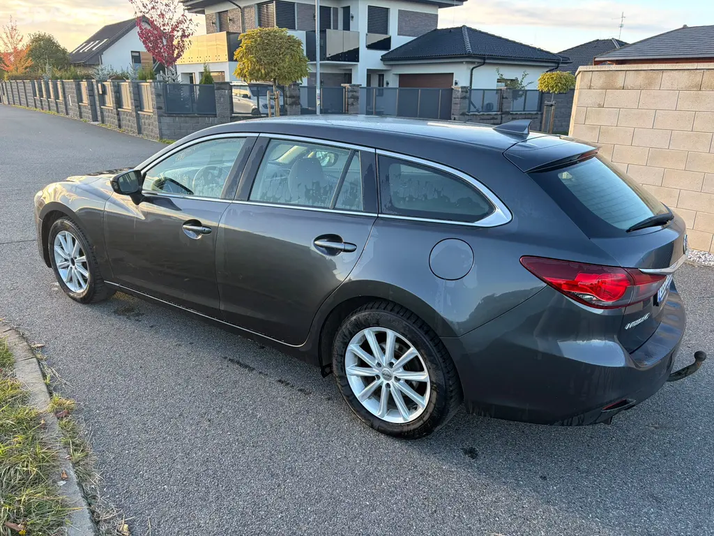 Mazda 6 2.2 SKYACTIV-D 110 kW 2015 - fotka 3