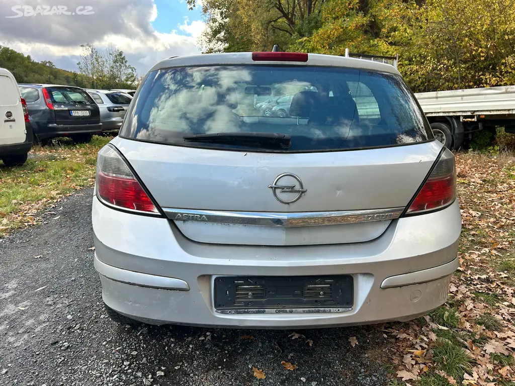 Opel Astra 1,7 CDTi 74kw, r.v. 2007 - fotka 6