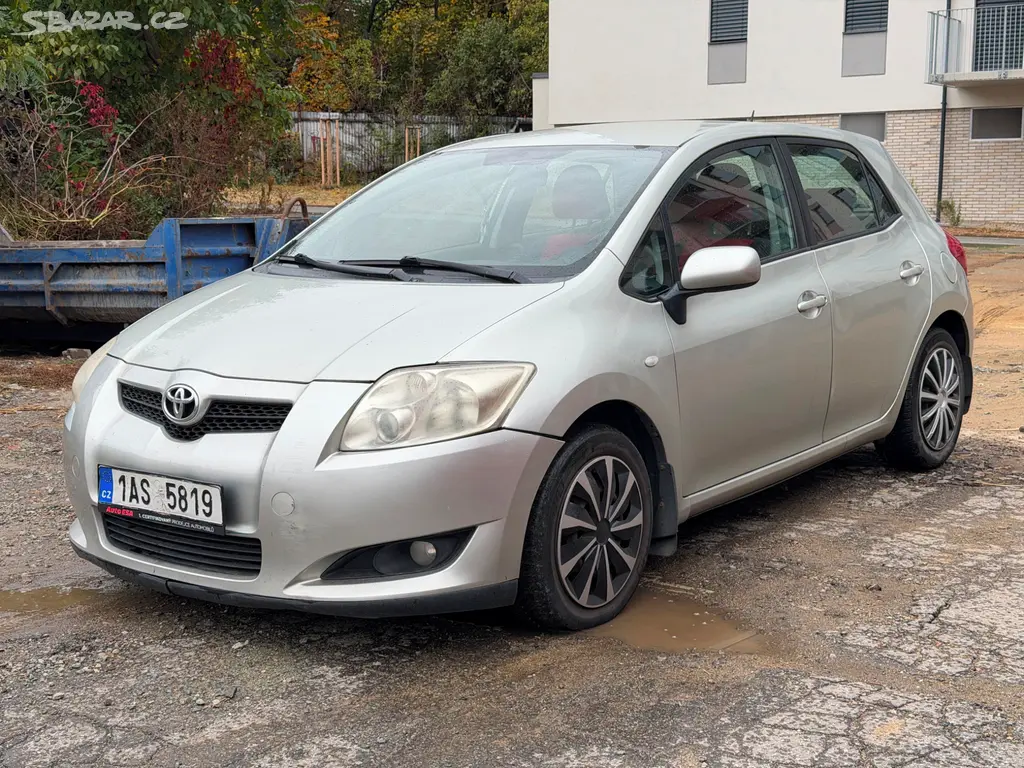 Toyota Auris 2.0 D-4D - fotka 4