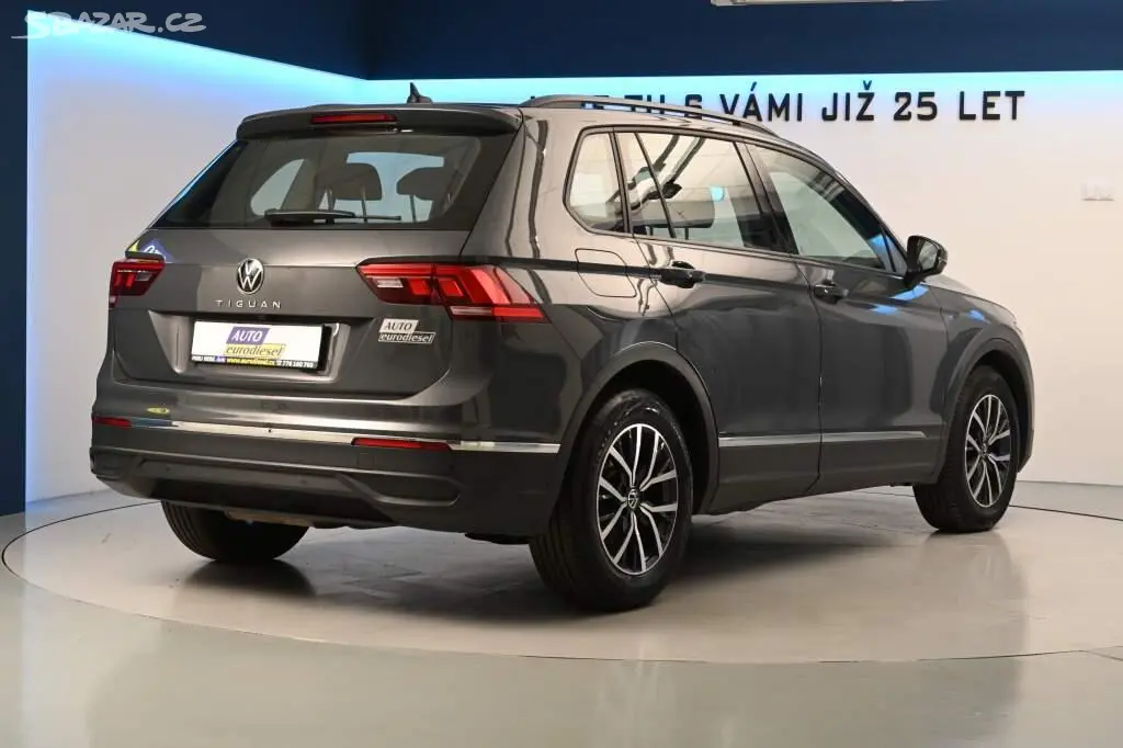 Volkswagen Tiguan, 2.0 DSG LED ACC Kamera Tažné T - fotka 5