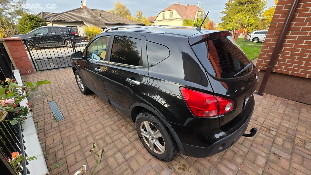Nissan Qashqai 1.6 benzín, rok 2009, STK 5/2028 - fotka 6