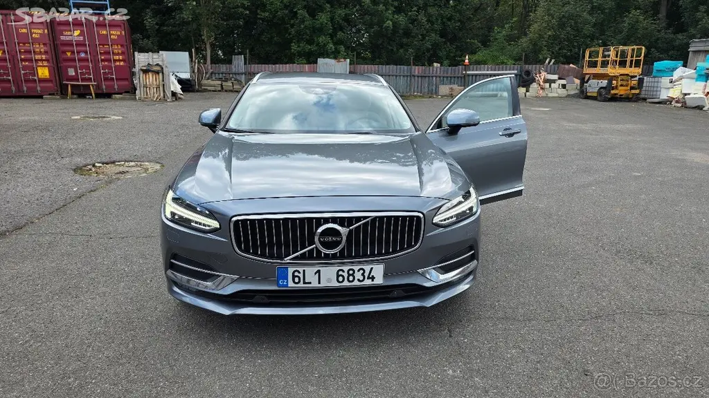 Volvo V90 D5 AWD Inscription - fotka 3