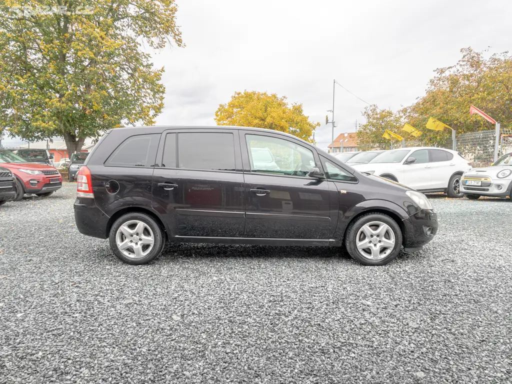 Opel Zafira 1.9D 88KW - 7 sedadel - fotka 2