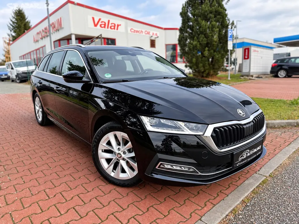 Škoda Octavia 1.5 TSi 110kw-DSG-HEAD UP-2023-TAŽNÉ - fotka 2