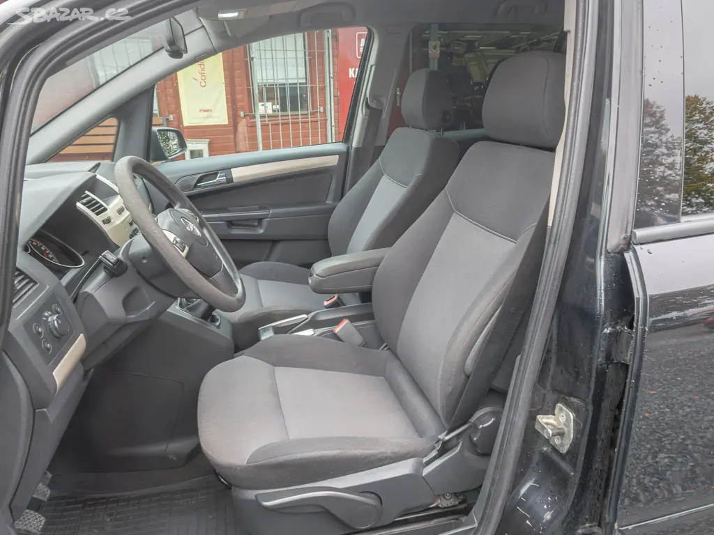 Opel Zafira 1.9D 88KW - 7 sedadel - fotka 5