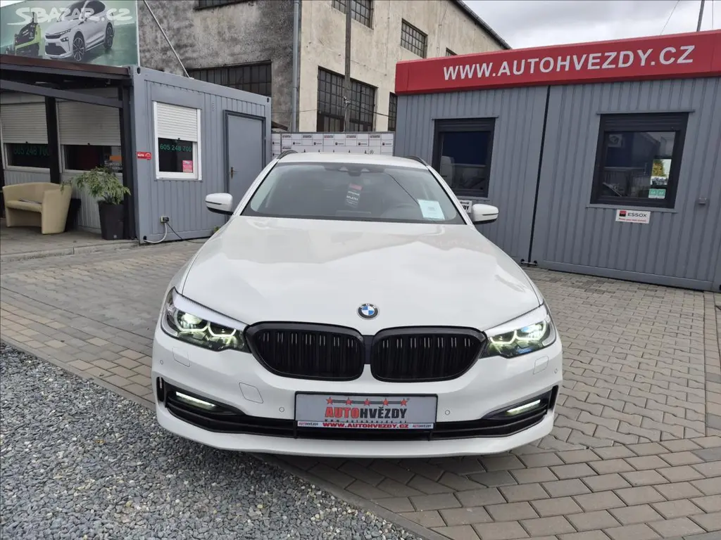BMW Řada 5, 530d XDrive SportLine ČR - fotka 4