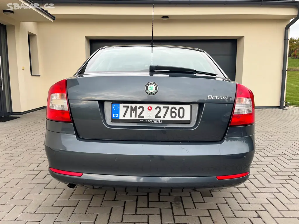 Škoda Octavia II 1.2TSi 77kw ELEGANCE 2010 - fotka 2
