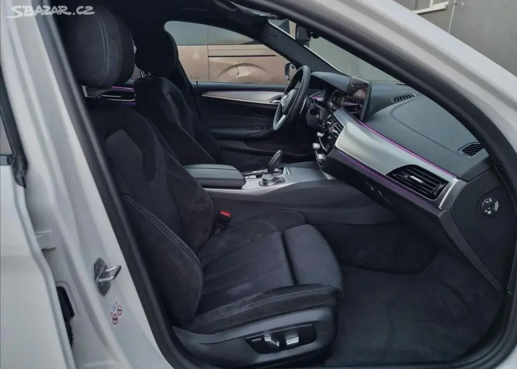 BMW Řada 5, 520d Xdrive M-Sport ČR,1.Maj. - fotka 6