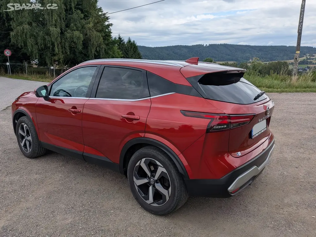 Nissan Qashqai 1.3 DIG-T N-Connecta Xtronic - fotka 3