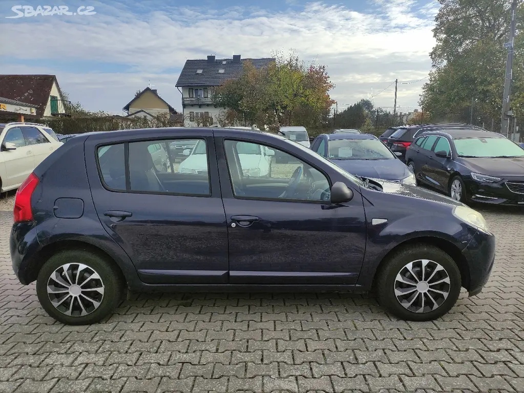Dacia SANDERO 1.2i 55KW,NOVÉ v ČR,KLIMA,SERVO,BC. - fotka 4