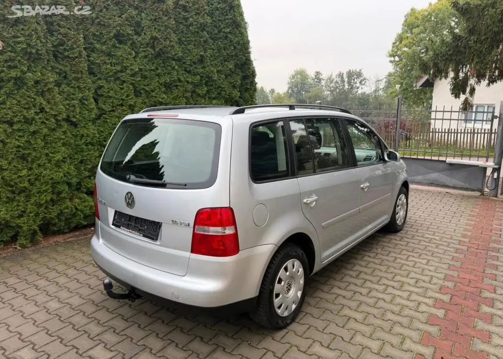 Volkswagen Touran 1,6FSi Nová STK,Tažné, servika - fotka 4