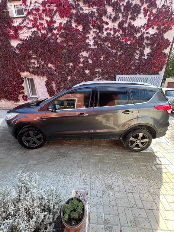 Ford Kuga, 1.5 110kW, manuál - fotka 4