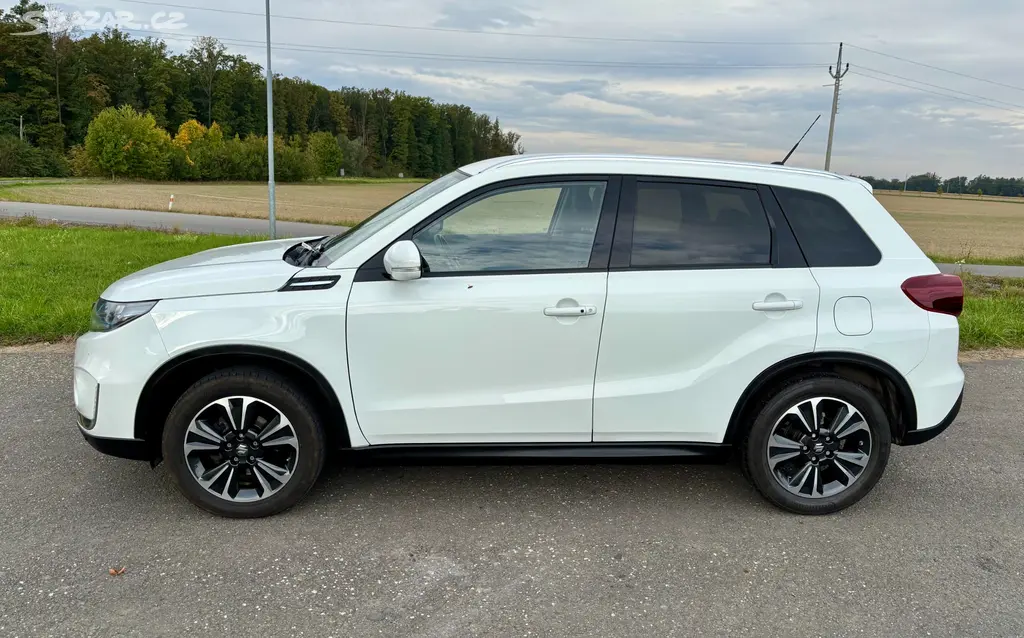 Suzuki Vitara 1.4 95kw AllGrip Hybrid 1.Majitel - fotka 2