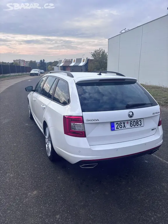 Škoda OCTAVIA III RS COMBI 2.0 TDI 135 kW DSG - fotka 5