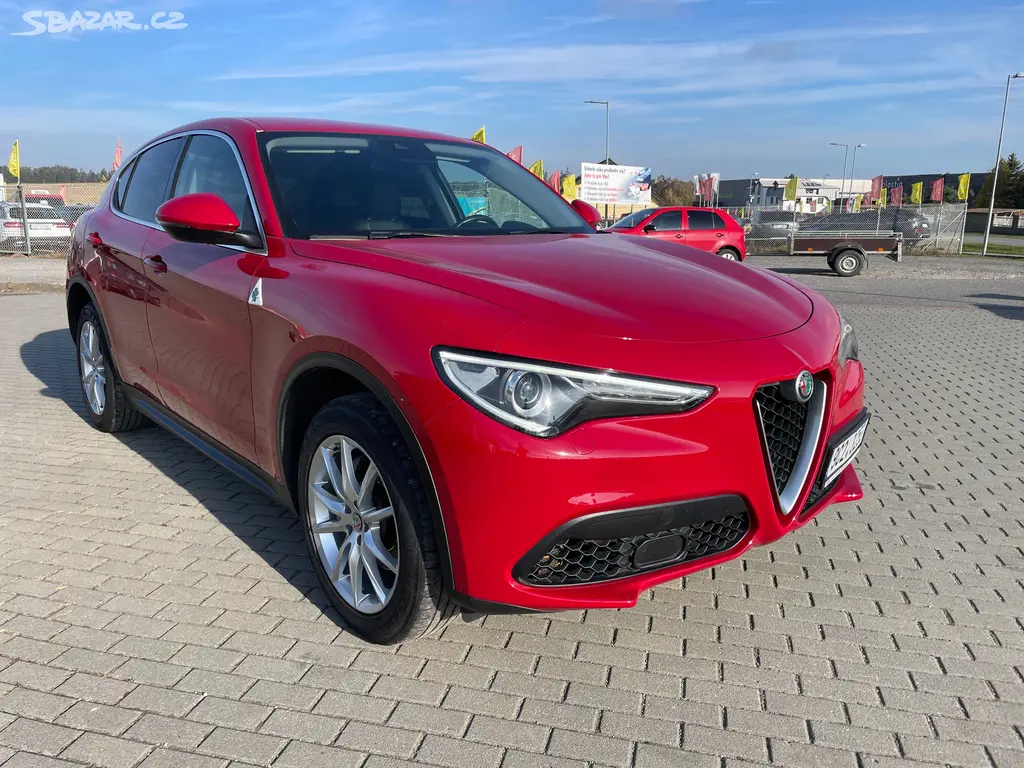 Alfa Romeo STELVIO 2,0Turbo 280k Q4 AT8 4x4 Tažné - fotka 6