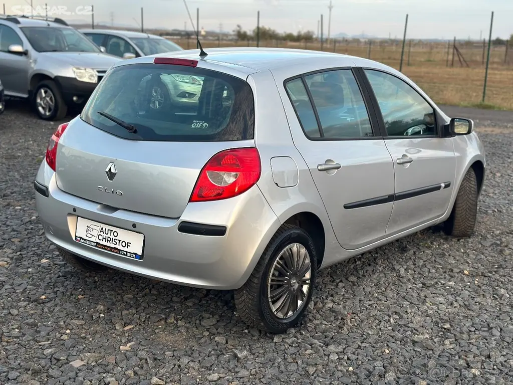 Renault Clio 1,2i (55kW) PALUBNÍ POČÍTAČ - fotka 4