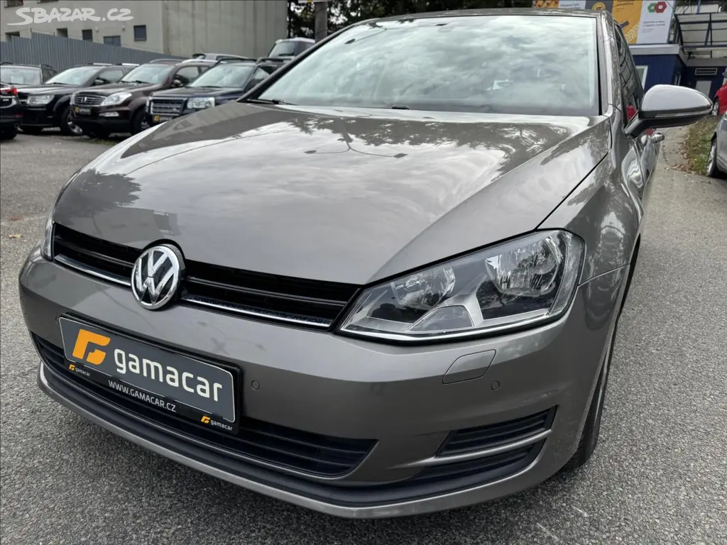 Volkswagen Golf, 1,2 krásný stav+Zmni pneu - fotka 2