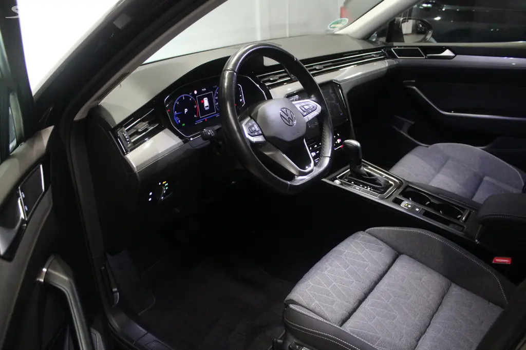 VW Passat B8 2.0 TDI 110kW DSG Tažné Webasto - fotka 5