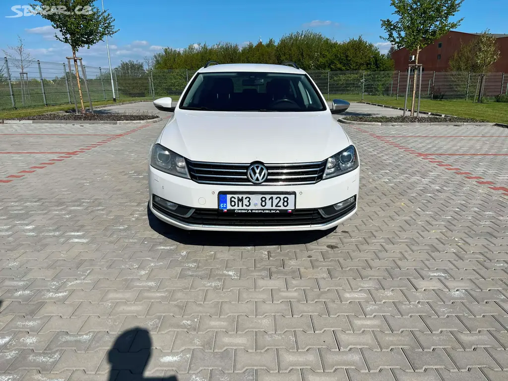VW Passat B7, 2.0 TDI 130kW Navigace - fotka 2