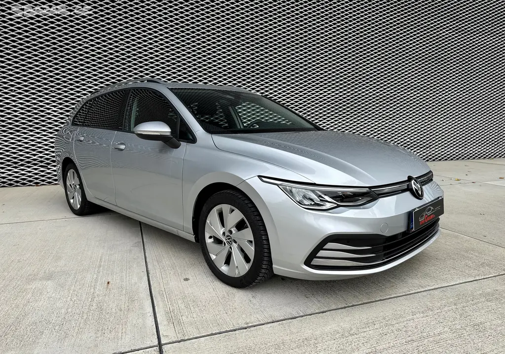 Volkswagen Golf, 1.5 eTSi DSG 110 kW - fotka 6