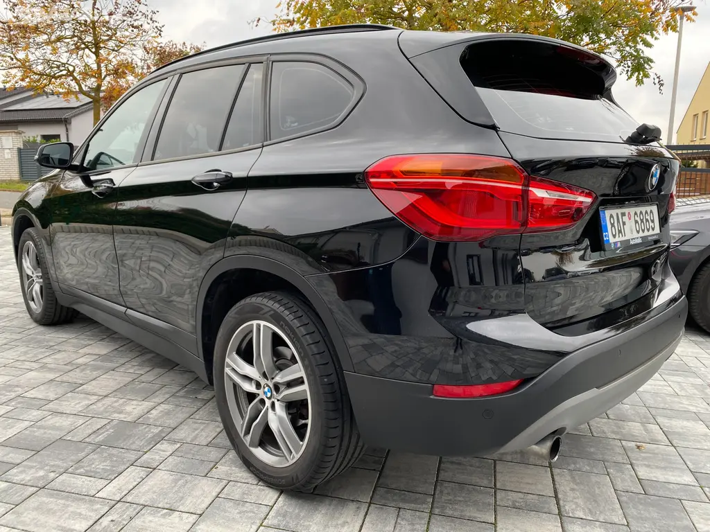 BMW X1, 18i sDrive, AUT 100kw - fotka 5