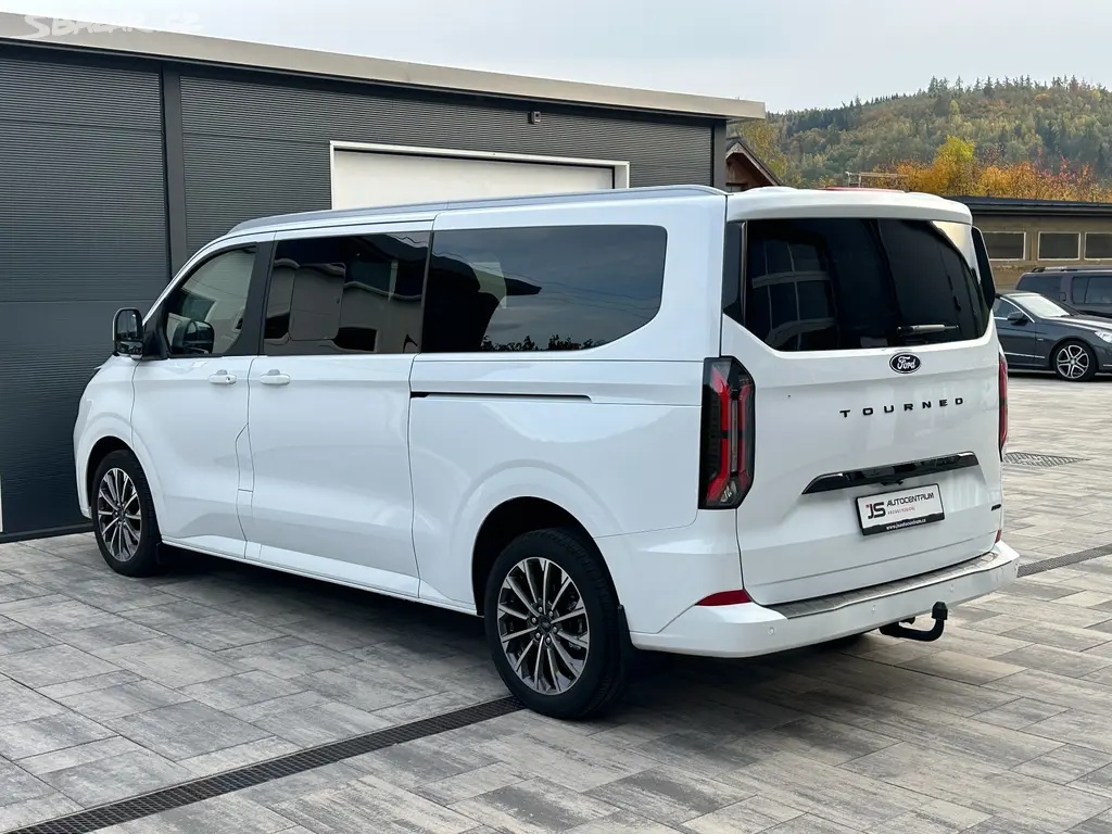 Ford Tourneo Custom 2.0 170PS L2 TitaniumX A/T 4x4 - fotka 6