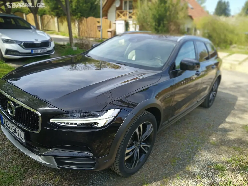 Volvo V90 Cross Country 2.0 D5, 173 kW, nafta - fotka 6