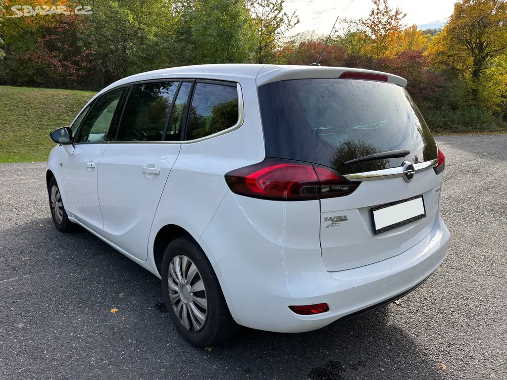 Opel Zafira 2016 1.4 Turbo 103kw Serviska ČR - fotka 5