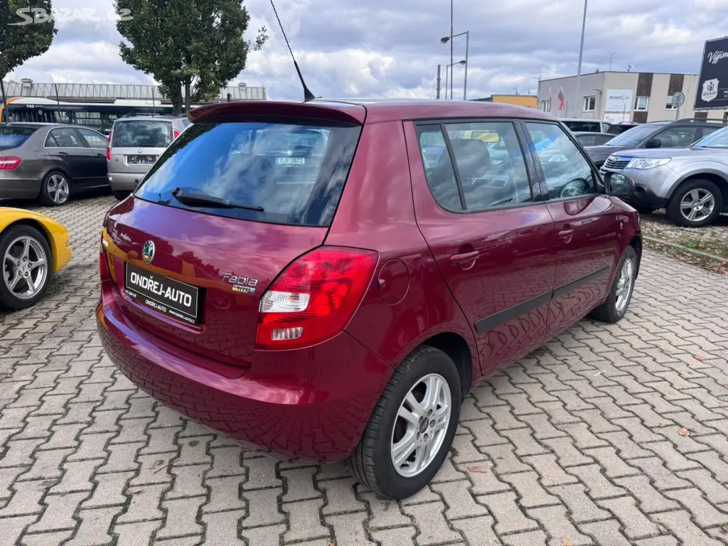 Škoda Fabia, 1,2 HTP 44 KW KILOMETRY - fotka 5