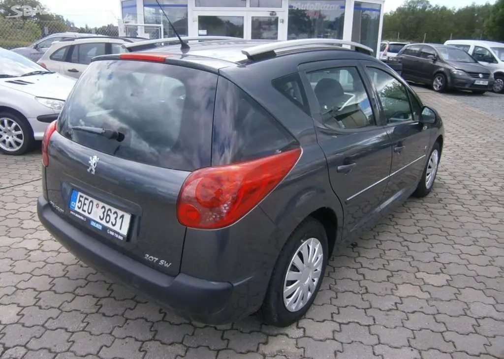 Peugeot 207 1.6HDi 68kw,CZ nafta manuální - fotka 6
