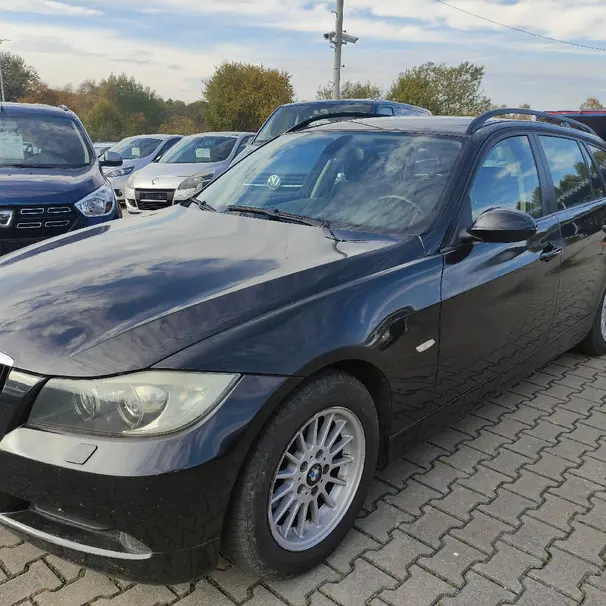 BMW 318d 105KW,COMBI,ALU,KLIMA,VYHŘ. SEDAČKY.