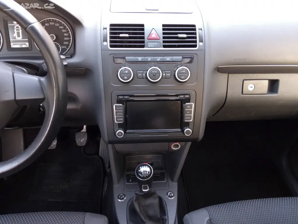 VW Touran,r..v. 2014, 1.2TSi, 77kW, bixenony - fotka 4