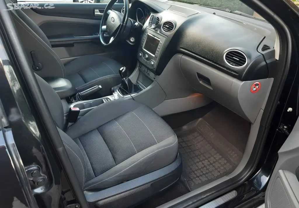 Ford FOCUS 1.6 TDCi, 2008, Klima, Tažné, Xenony - fotka 4