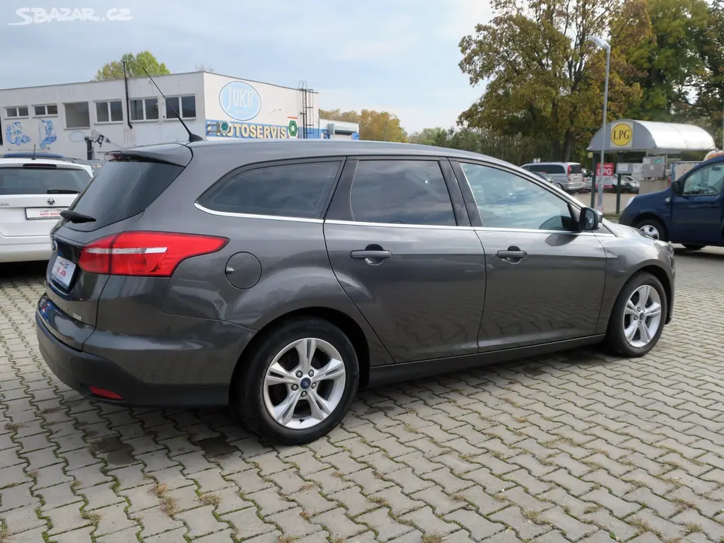 Ford Focus 1.0 i 74 kW - Nové rozvody + STK - fotka 4