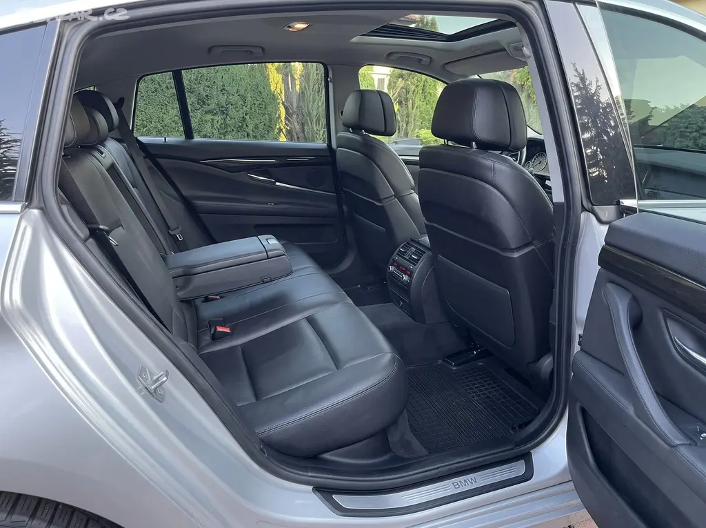 BMW 5 Gran Turismo 530d xDrive (F07) | 2012/2013 | - fotka 6