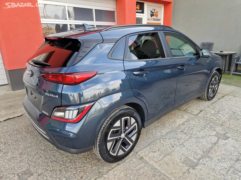 Hyundai Kona Electric 100kW 2023 - fotka 6