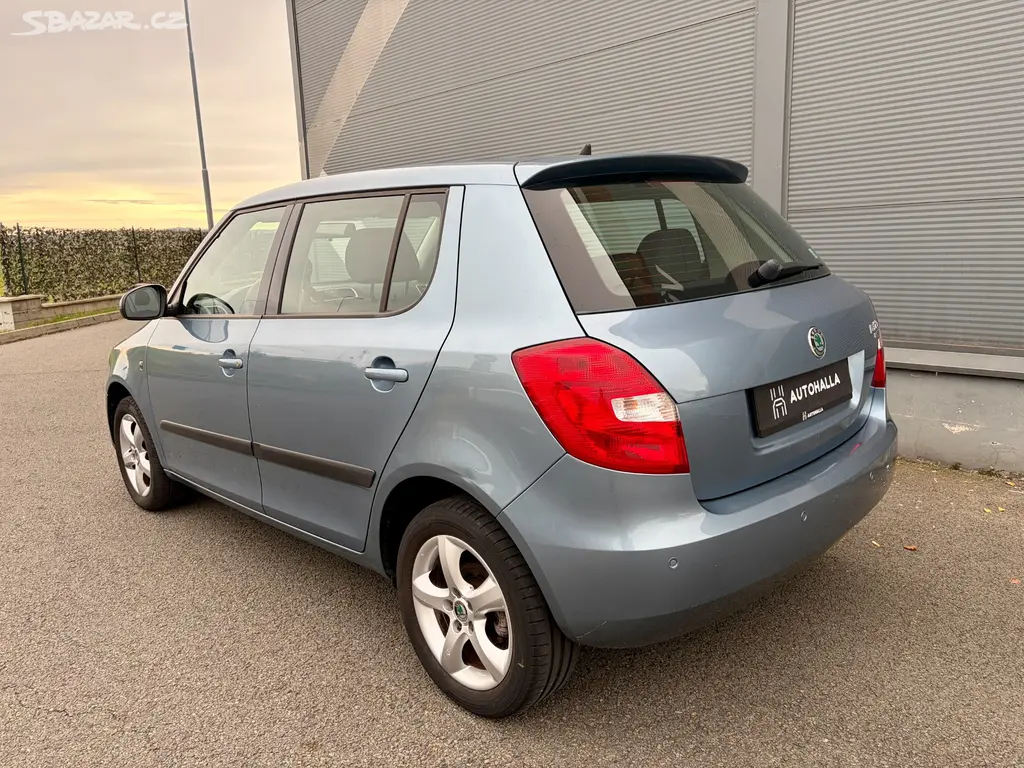 Škoda Fabia 2 (II) Hatchback 1.4i 16V 63kW Style - fotka 2