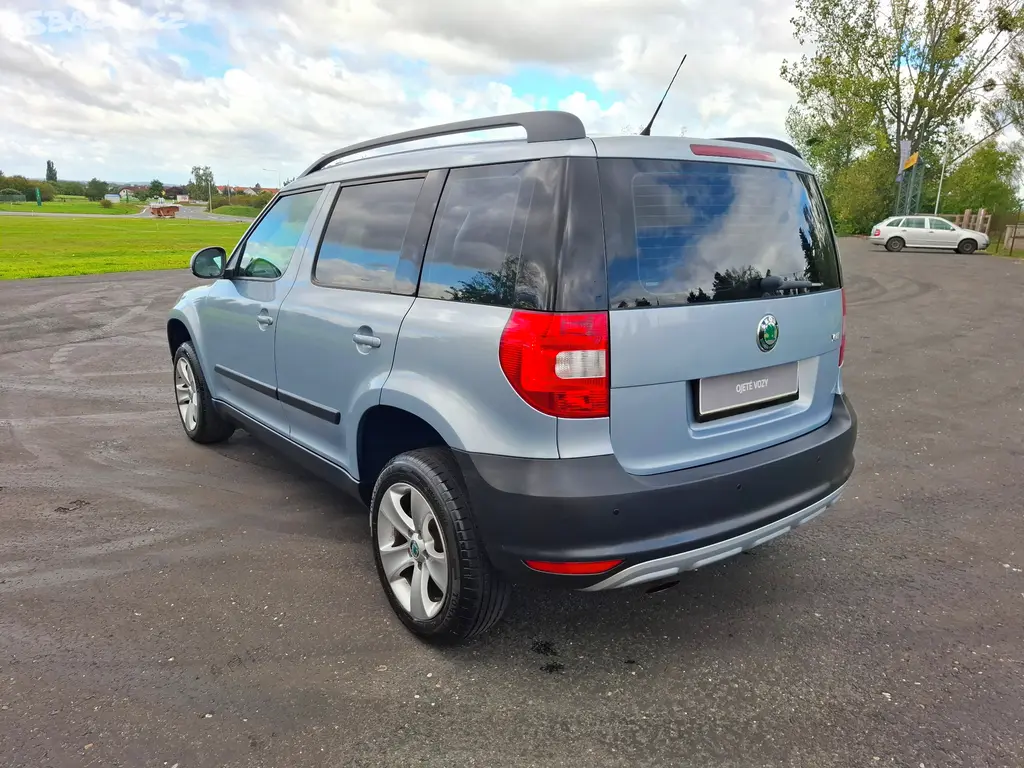Škoda Yeti 1.2TSi 77kW,klima,senzory,tempomat,Čr - fotka 6