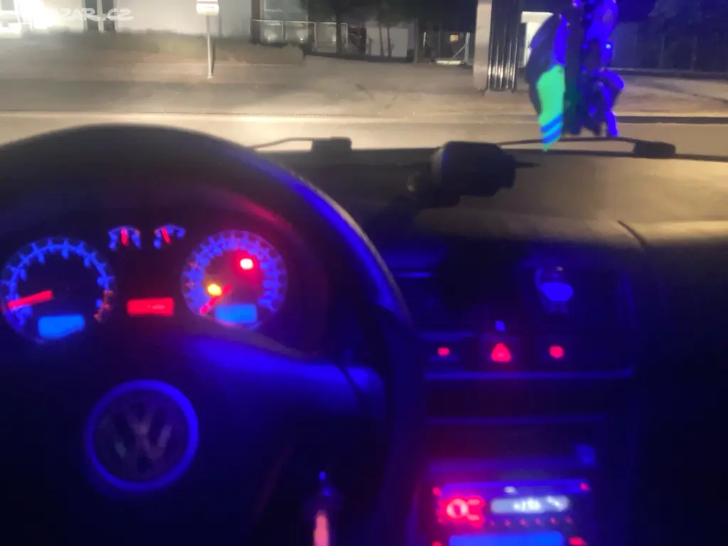 Volkswagen Golf 4 2.0 85kw - fotka 3