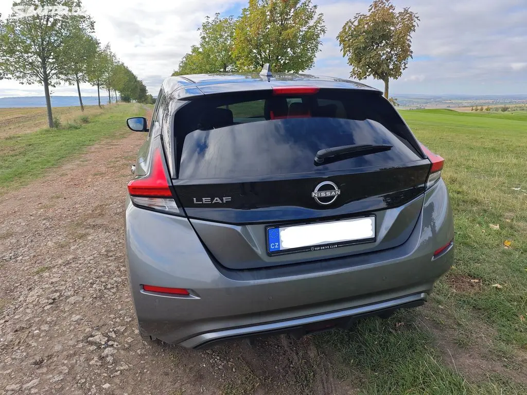 Nissan LEAF, N-CONNECTA 110kW 360° 1. majitel - fotka 4