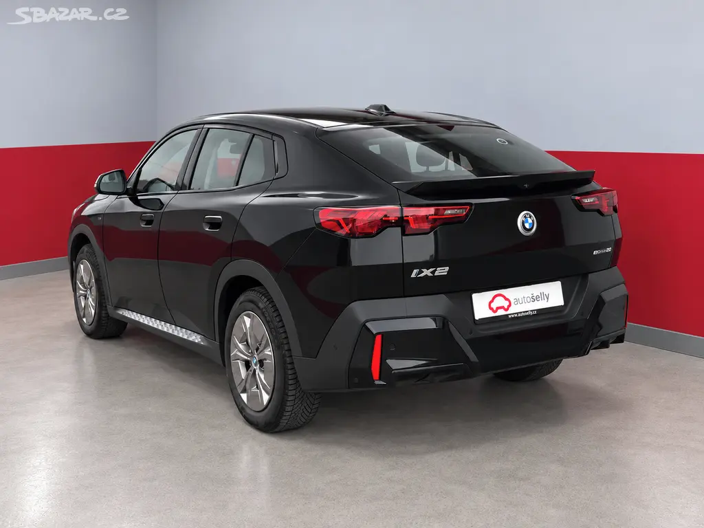 BMW iX2 eDrive20 150 kW 2025/ 7 646 km /ZÁRUKA BMW - fotka 4