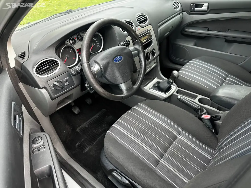Ford Focus kombi 1.6i 74kw, r.2008, serviska, stk - fotka 6