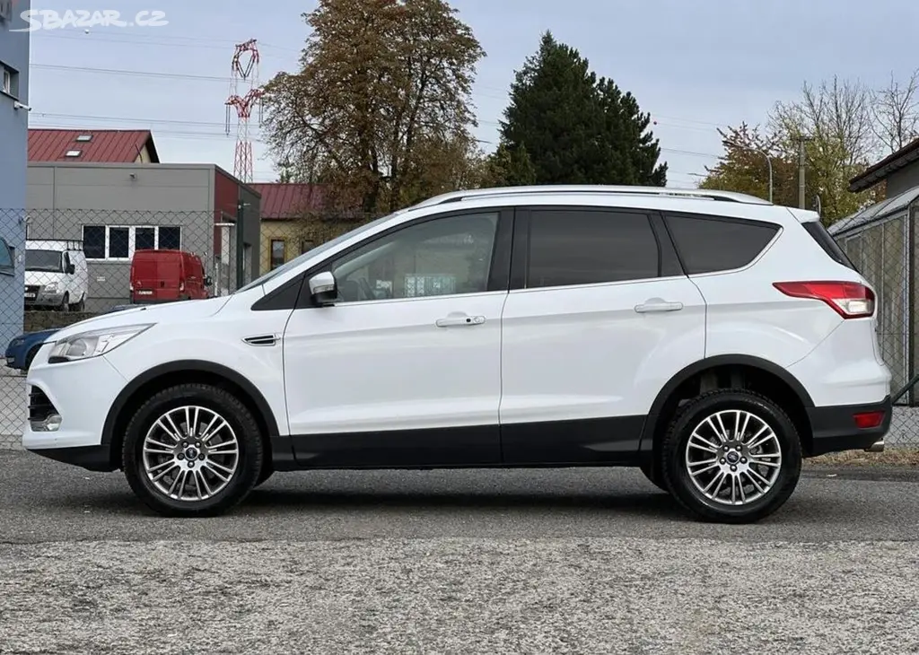 Ford Kuga 2.0TDCi 4x4 AUTOMAT TITANIUM automatická - fotka 4