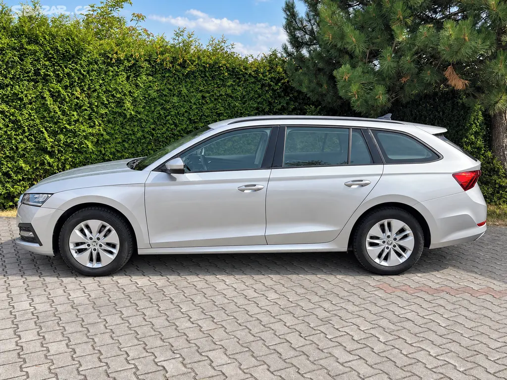 Škoda OCTAVIA 2.0 TDI DSG EXECUTIVE / LED / ACC - fotka 2
