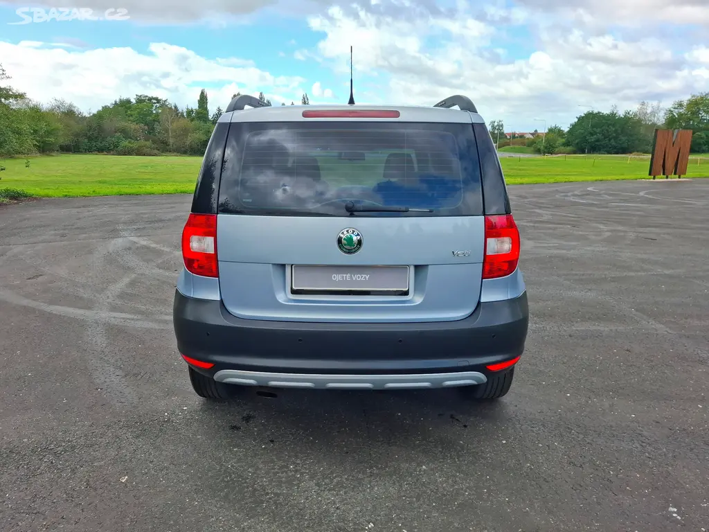 Škoda Yeti 1.2TSi 77kW,klima,senzory,tempomat,Čr - fotka 5