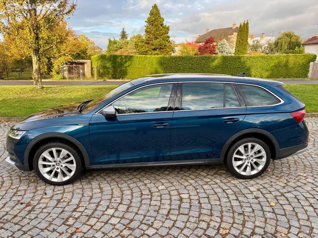 Škoda Octavia Scout 2.0 TDi 110kw 4x4 DSG WEBASTO - fotka 2